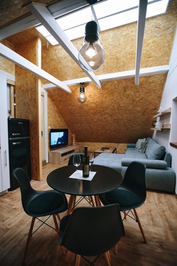 Garage Harrachov Apartment Bagian luar foto